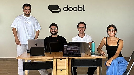 Doobl, una aplicación nacida en Málaga que ayuda a los conductores a encontrar aparcamiento