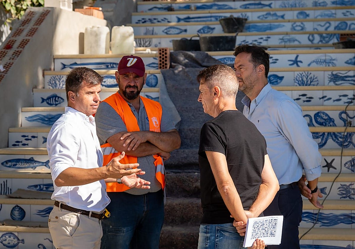Marbella renueva el acceso al Paseo Marítimo y la Senda Litoral con una actuación inspirada en el mar