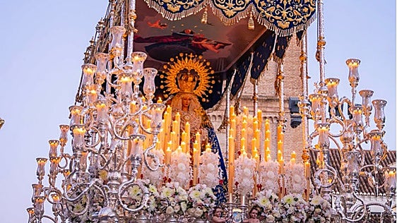 El obispo aprueba la coronación canónica de la Virgen de los Desamparados de Vélez-Málaga
