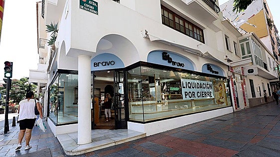 La histórica zapatería GB Bravo cierra en Fuengirola su última tienda en España