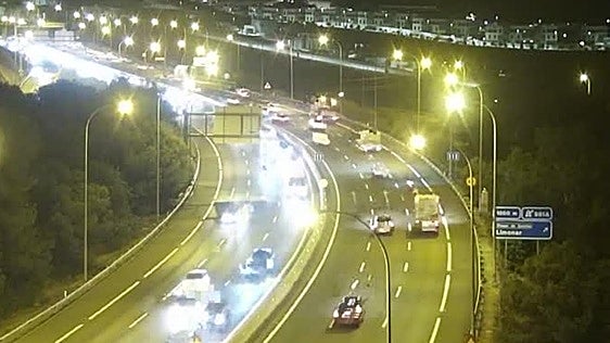 Estado del tráfico en Málaga: accidente en la A-7 a la altura de Plaza Mayor y tráfico lento en Alhaurín de la Torre