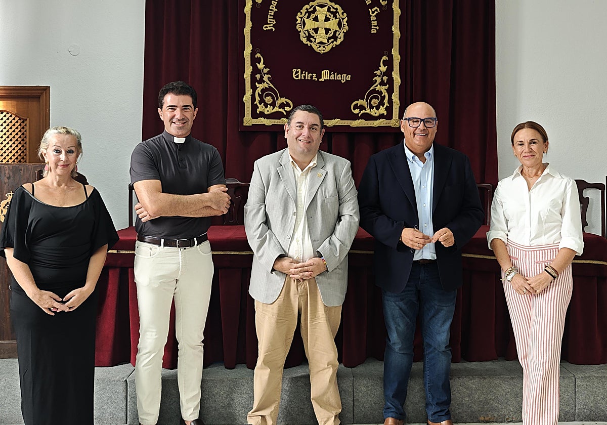 Leopoldina Valdemoro pintará el cartel y Chiqui Muñoz pregonará la Semana Santa de Vélez-Málaga en 2027