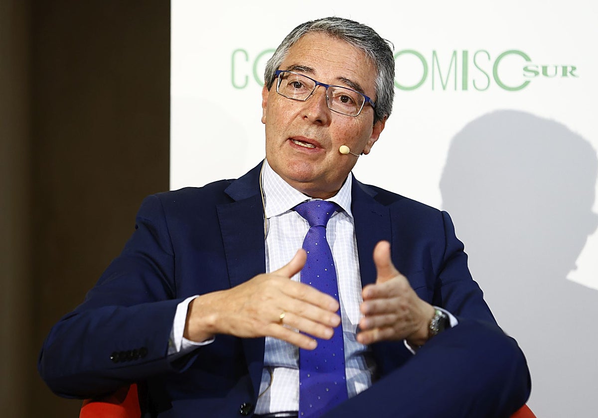 Francis Salado, presidente de la Diputación, en un foro de SUR.