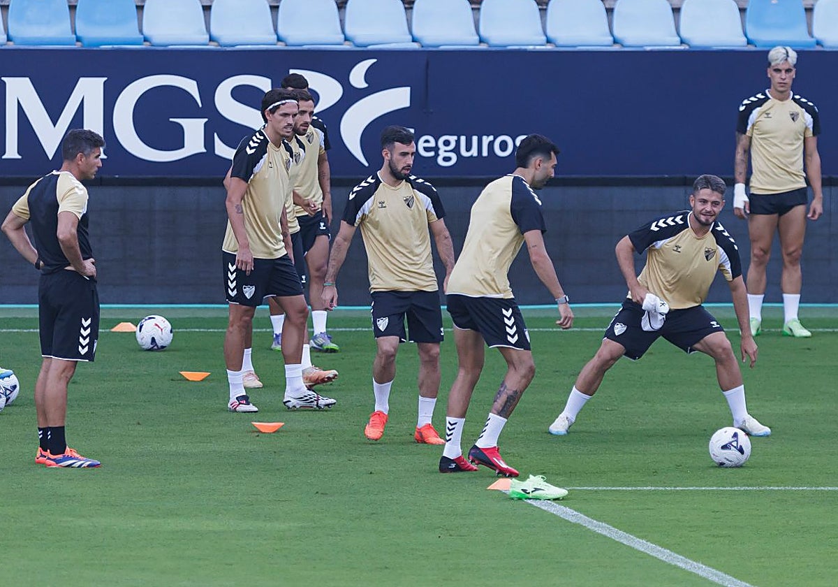 Funes convoca a 22 jugadores para el debut liguero, con los canteranos Juani y Otu