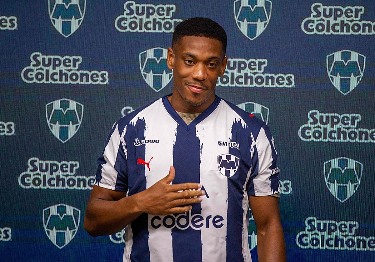 El atacante Anthony Martial entra en la agenda del Málaga