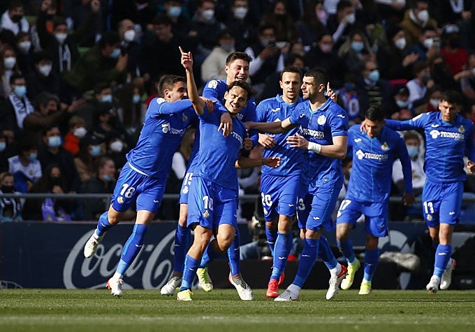 El Getafe celebra un gol de Enes Ünal en la temporada 2021-22.