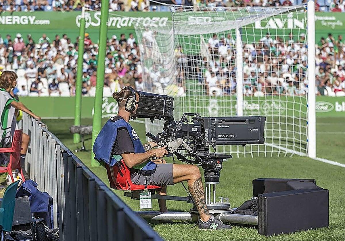 Alerta de la Guardia Civil: aumentan las estafas a través de las aplicaciones para ver gratis la televisión on line