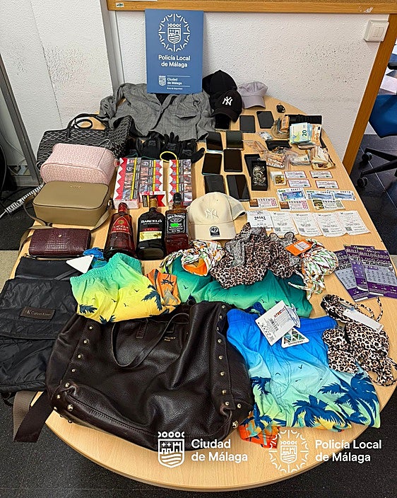 Siete detenidos en Málaga por la venta de móviles, ordenadores portátiles y otros objetos robados