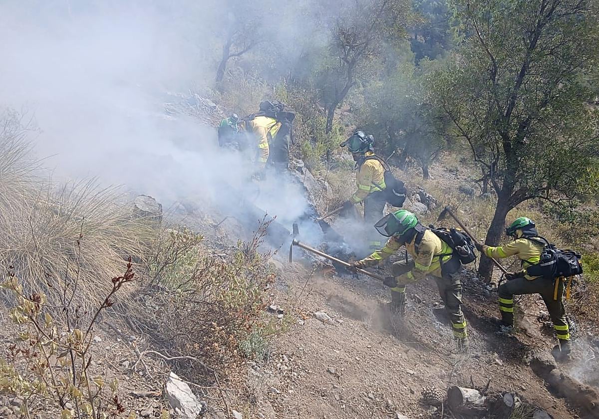 La Junta eleva a fase de emergencia situación operativa 1 el incendio de Igualeja