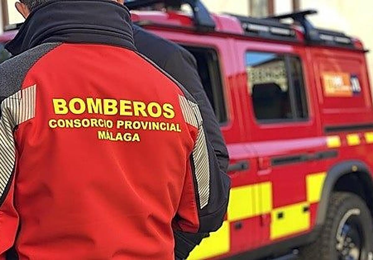 Un fuego originado en una freidora de un restaurante deja cuatro heridos en Teatinos
