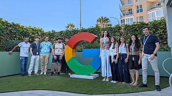 Los diez estudiantes premiados por Google y la UMA se 'gradúan' presentando sus proyectos