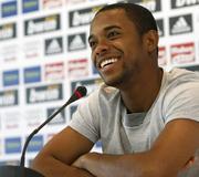Robinho anima al fichaje de Alves: «Ayudaría mucho»