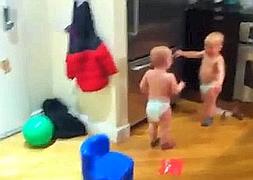 La 'charla' entre dos bebés gemelos arrasa en Youtube