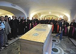 Preparan el féretro de Juan Pablo II para la beatificación