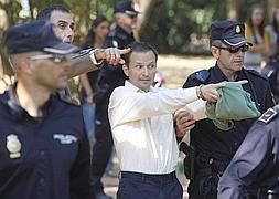 El abogado de Bretón dirige sus sospechas al entorno de la madre de los niños