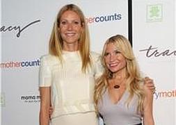 Paltrow con su entrenadora personal Tracy Anderson. / Gtres.