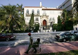 El inversor Joe Nakash compra la mansión de Versace por 31 millones