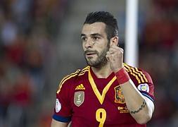 Negredo celebra su gol ante Bielorrusia en el Iberostar de Palma. / Jaime Reina (AFP)