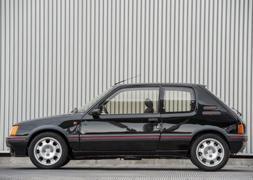 Peugeot restaura un 205 GTi