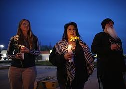 Vigilia por las víctimas del tiroteo. / Joe Raedle (Afp)