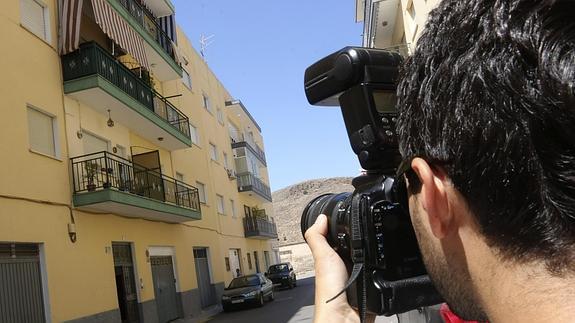 Fachada de la vivienda donde ha fallecido la víctima.