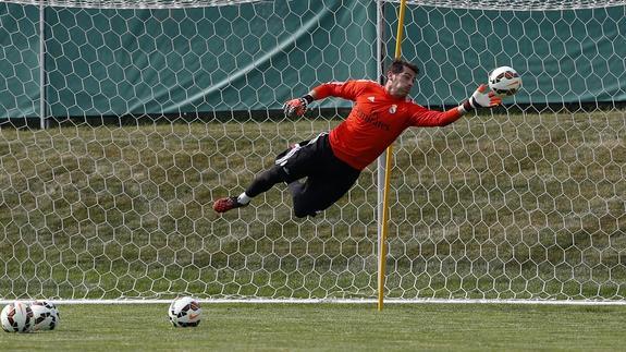 Casillas, en un entrenamiento. 