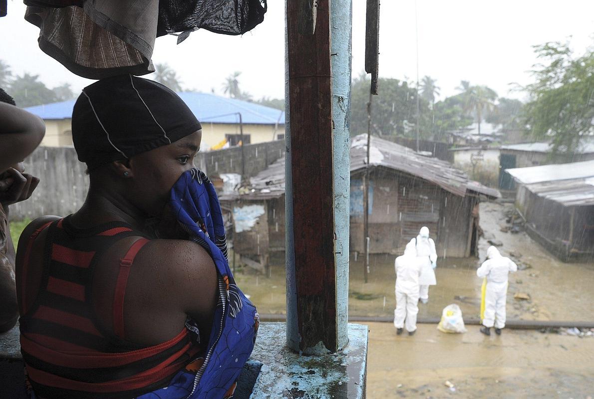 Una mujer liberiana en una zona afectada por el ébola. 