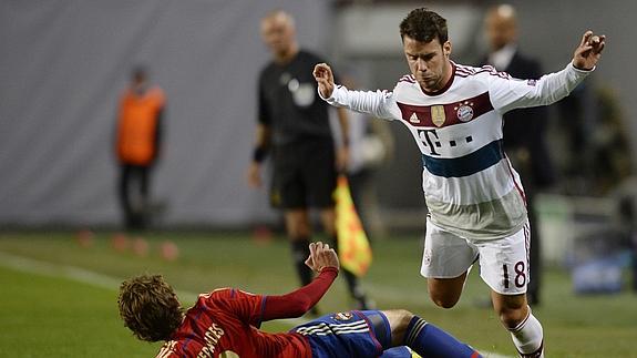 Bernat (d), durante un partido del Bayern. 