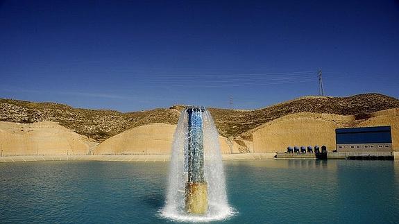 Planta desaladora en Carboneras, Almería. 