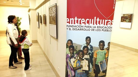 Exposición fotográfica de la ONG Entreculturas.