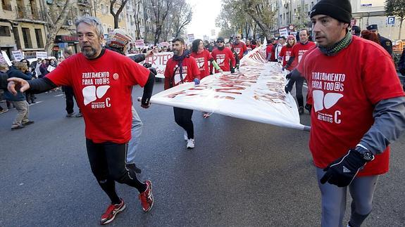 Marcha en defensa del acceso a los fármacos contra la hepatitis C.