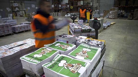 Varias portadas anteriores del semanario satírico "Charlie Hebdo". 