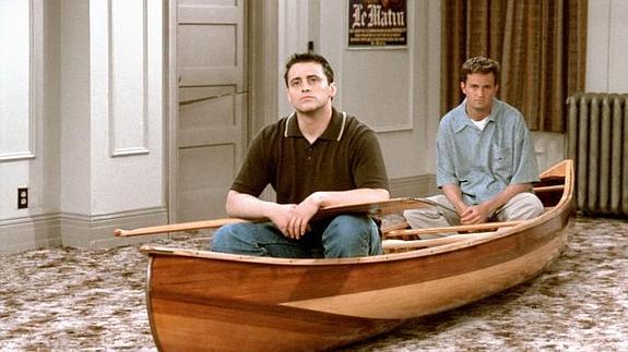 Joey y Chandler, en un episodio de 'Friends'. 