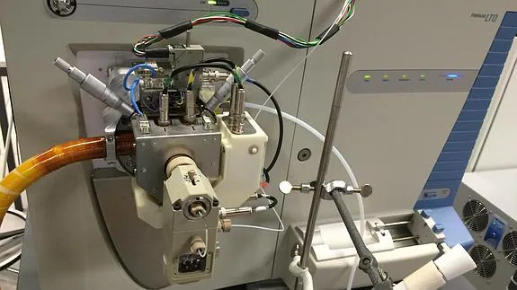 El sistema se denomina LFSESI (Low Flow Secondary Electrospray Ionization).