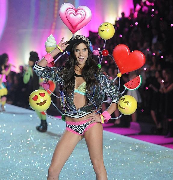 Sara Sampaio, en el desfile de Victoria's Secret de 2013. 