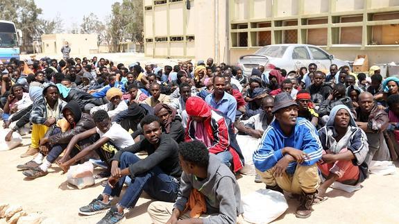 Centro de inmigrantes ilegales en el distrito de Misrata, en Trípoli (Libia).