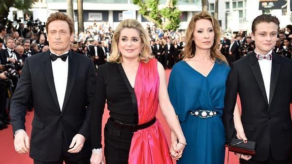 Benoit Magimel, Catherine Deneuve, Emmanuelle Bercot, Sara Forestier y Rod Paradot.