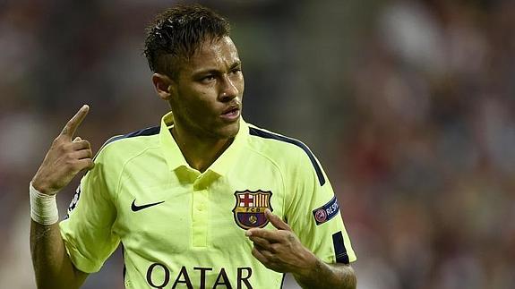 Neymar celebra uno de sus goles al Bayern. 