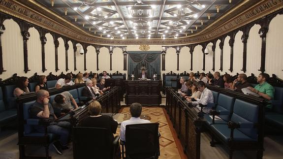 Pleno municipal en el Ayuntamiento de Vitoria.