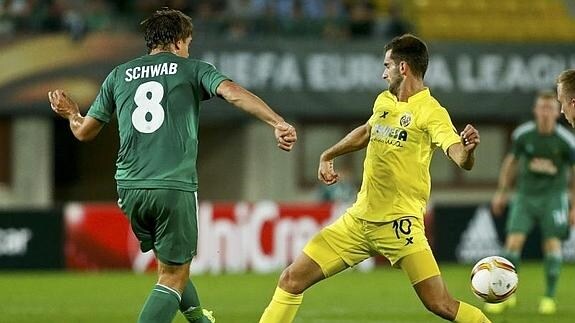 Leo Baptistao (d), frente a Schwab.  