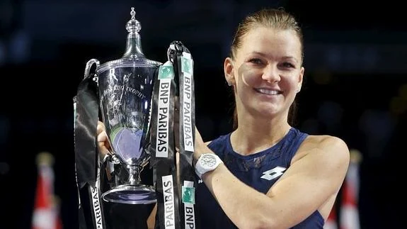 Radwanska, con su trofeo de campeona. 