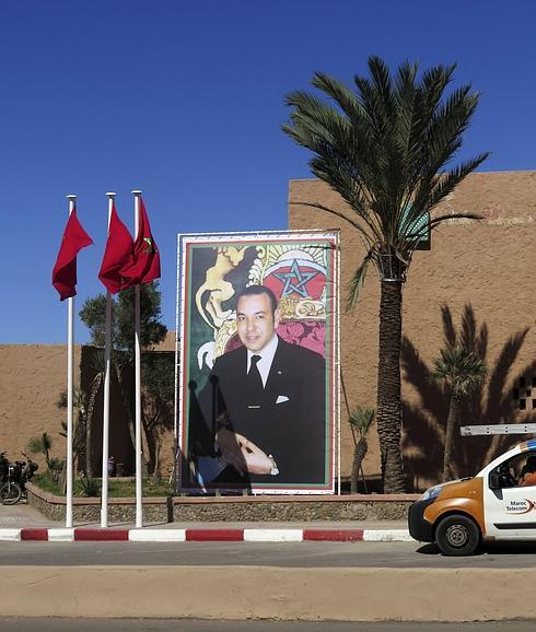 Retrato del rey Mohamed VI en el Aaiún. 