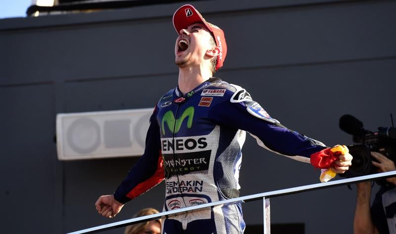 Jorge Lorenzo, en el podio de Cheste. 