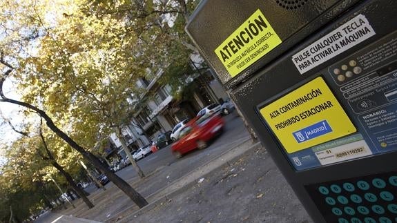 Restricciones de aparcamiento en el Paseo de la Castellana.