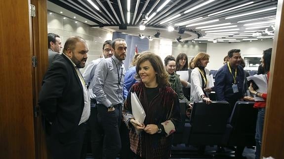 Soraya Sáenz de Santamaría, tras la rueda de prensa. 