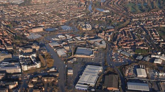 Vista aérea de una zona inundada en el centro de York (Inglaterra).