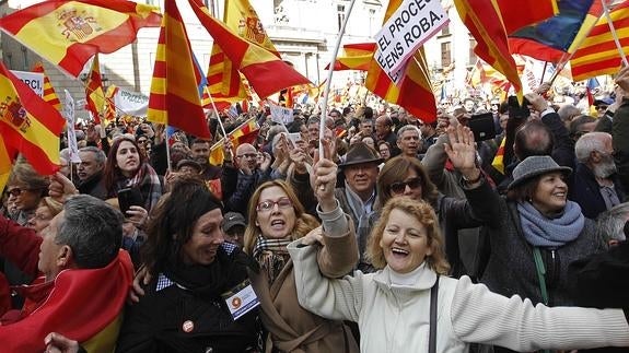 Miles de personas, durante la manifestación.