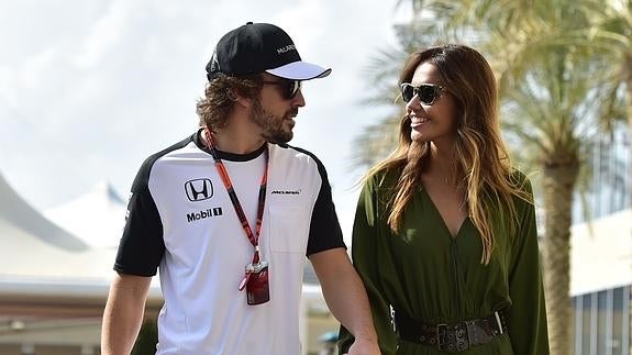 Fernando Alonso y Lara Álvarez, en una imagen de archivo.