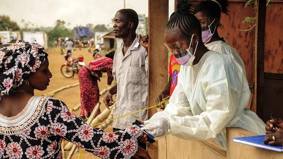 Análisis del virus ébola en África Occidental.