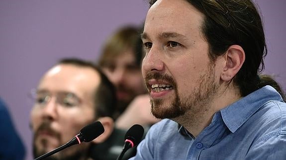 Iglesias y Echenique, durante la rueda de prensa.